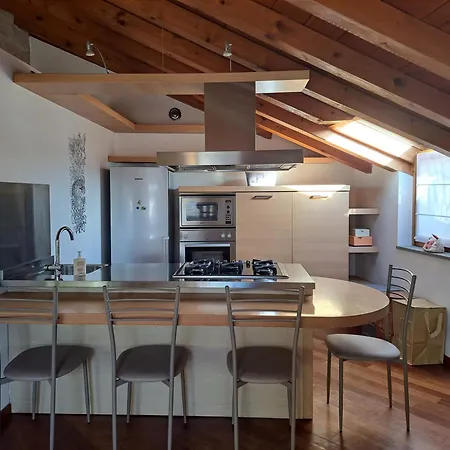 Post Office Holidays House ベルガモ