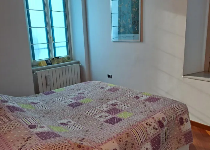 Post Office Holidays House *